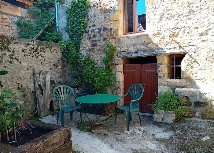 Maison De La Ruelle Au Coeur De La Bastide De Domme Avec Cour Terrasse