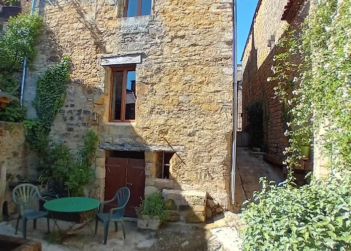 Maison De La Ruelle Au Coeur De La Bastide De Domme Avec Cour Terrasse