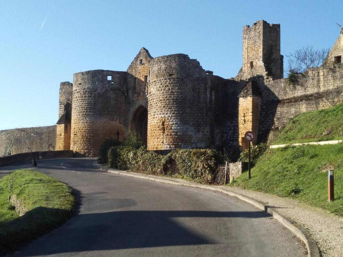 Ferienhaus Maison De La Ruelle Au Coeur De La Bastide De Domme Avec Cour Terrasse *