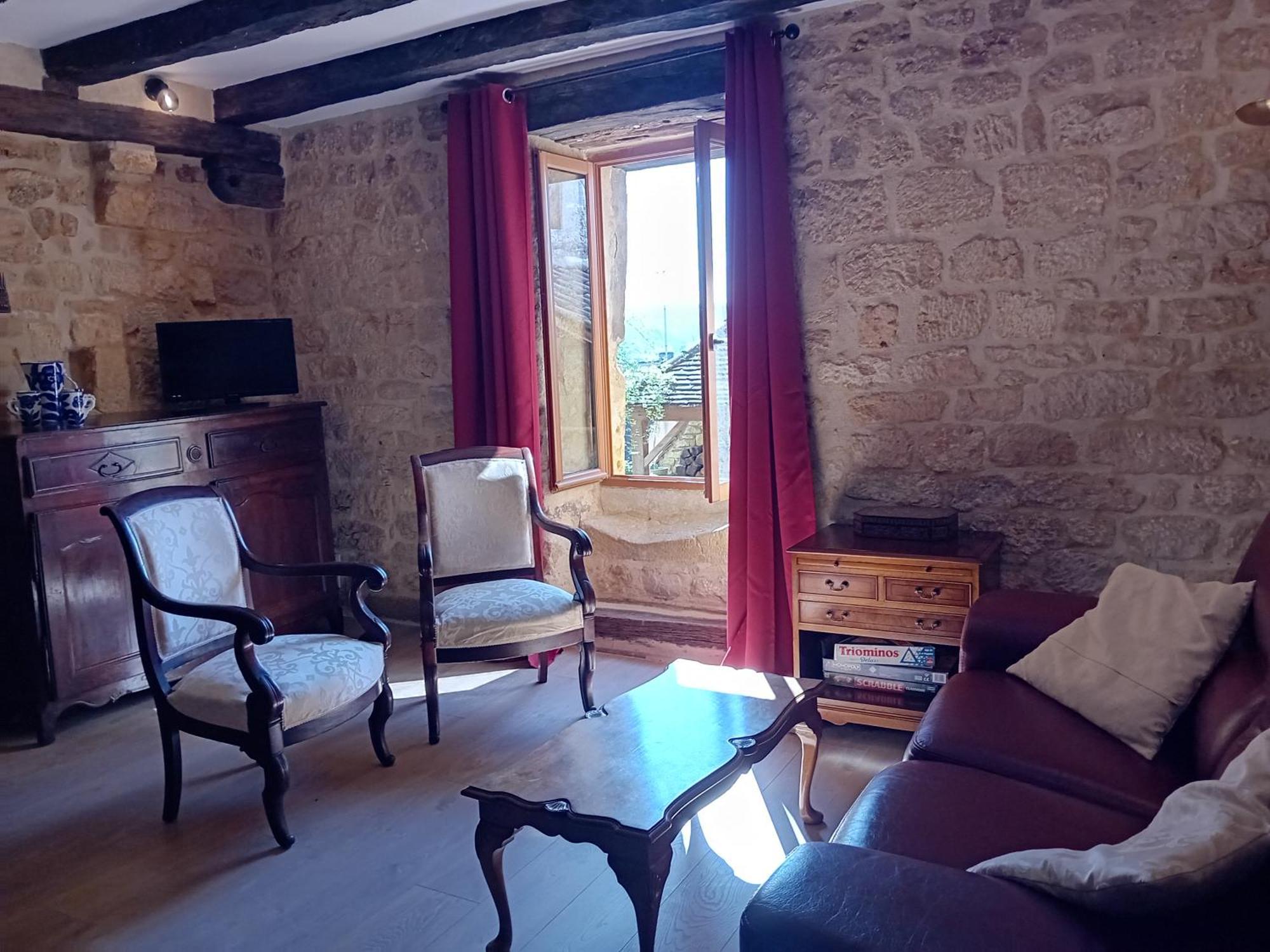 Maison De La Ruelle Au Coeur De La Bastide De Domme Avec Cour Terrasse