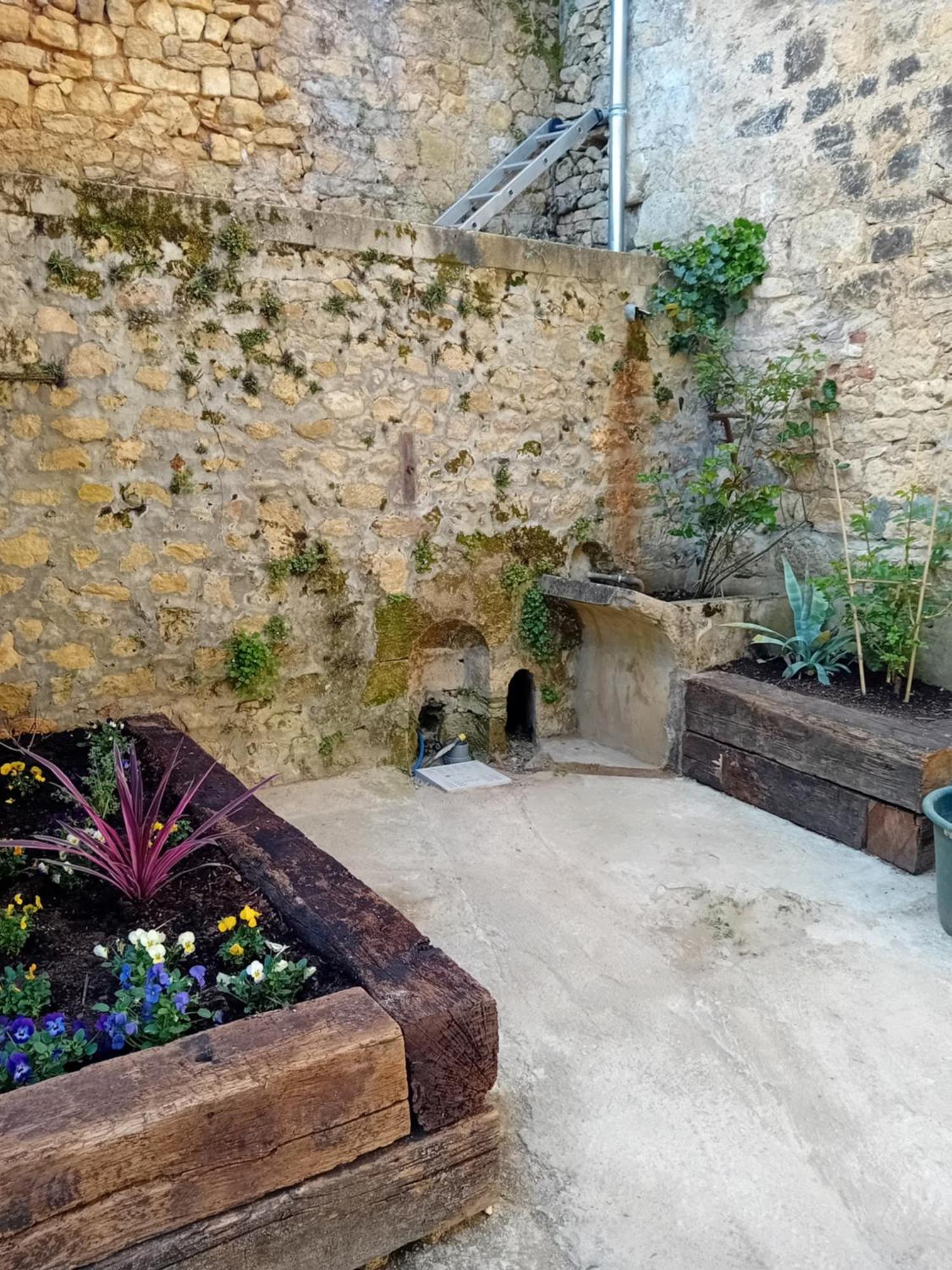 Maison De La Ruelle Au Coeur De La Bastide De Domme Avec Cour Terrasse Domme