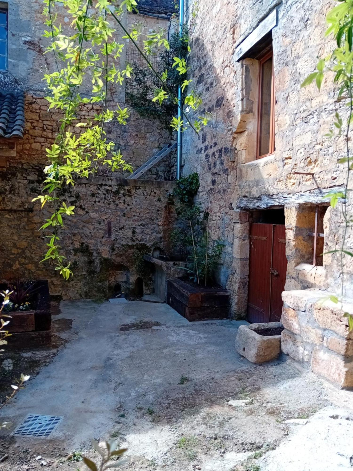 Maison De La Ruelle Au Coeur De La Bastide De Domme Avec Cour Terrasse * Domme