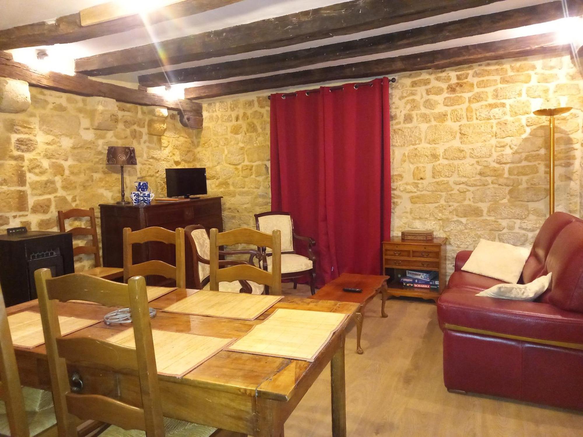 Maison De La Ruelle Au Coeur De La Bastide De Domme Avec Cour Terrasse Holiday home