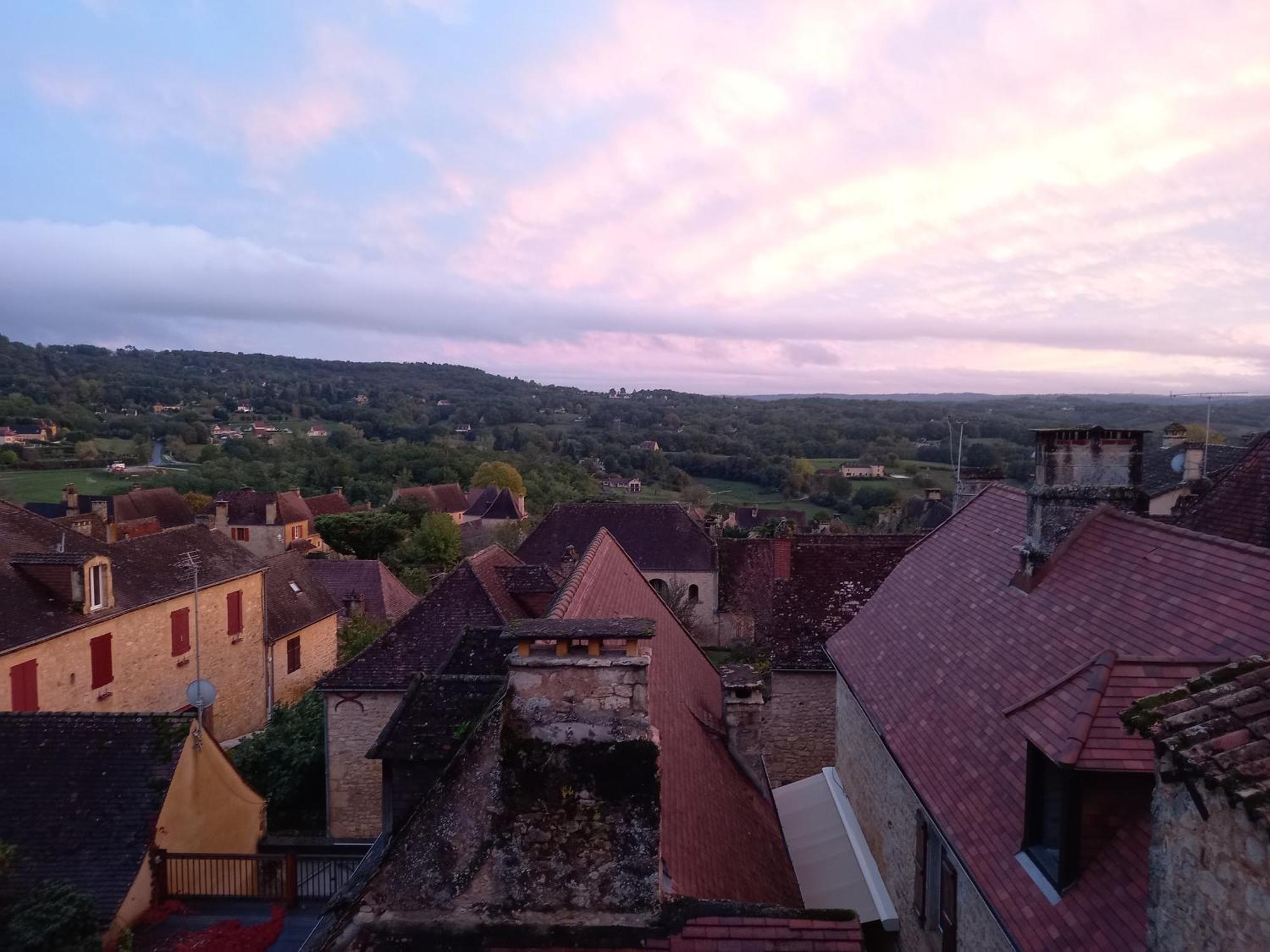 Holiday home Maison De La Ruelle Au Coeur De La Bastide De Domme Avec Cour Terrasse