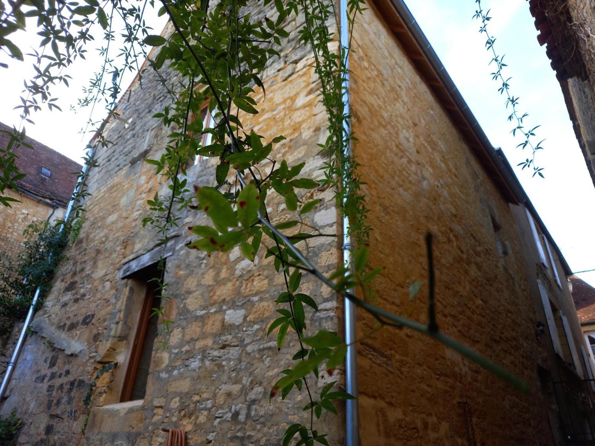 Maison De La Ruelle Au Coeur De La Bastide De Domme Avec Cour Terrasse * Domme