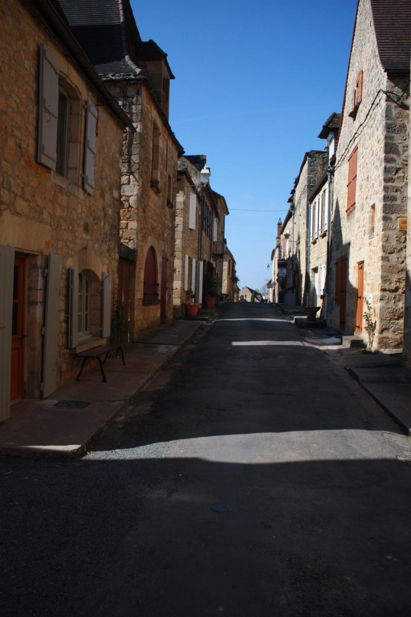 Maison De La Ruelle Au Coeur De La Bastide De Domme Avec Cour Terrasse Holiday home