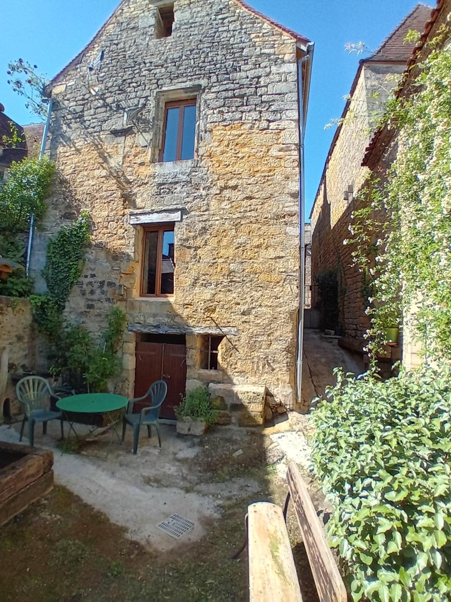Maison De La Ruelle Au Coeur De La Bastide De Domme Avec Cour Terrasse